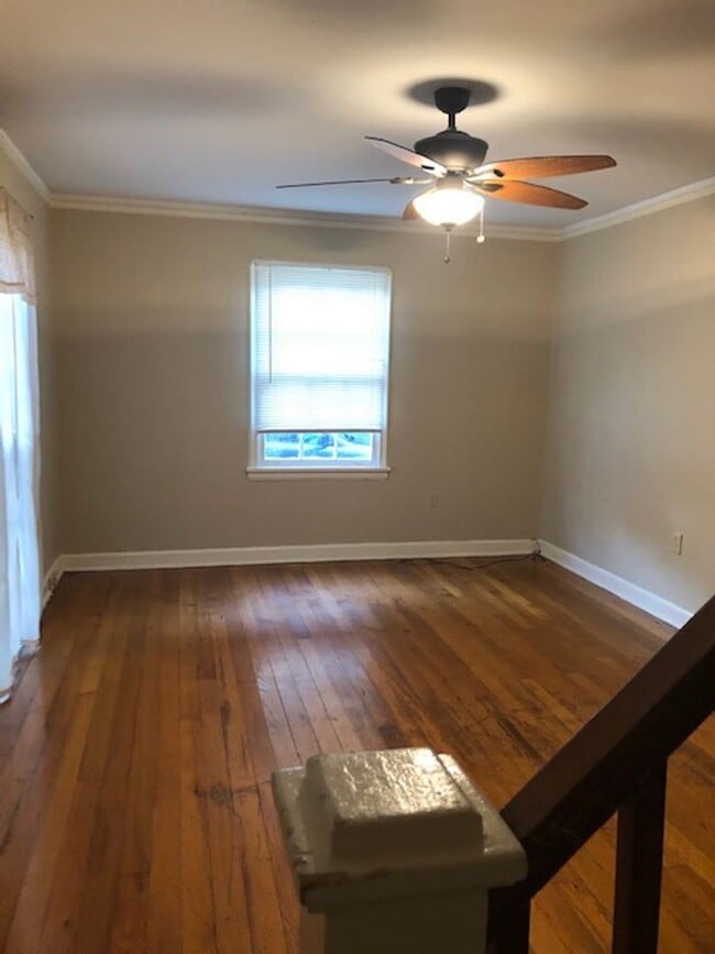 Building Photo - Great location in Garden District seconds from Downtown and LSU.