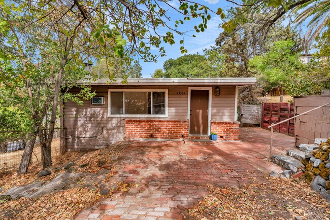Primary Photo - 1338 Homestead Ave