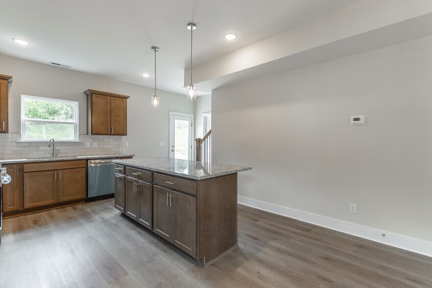 Building Photo - 4659 Heiskell Dr