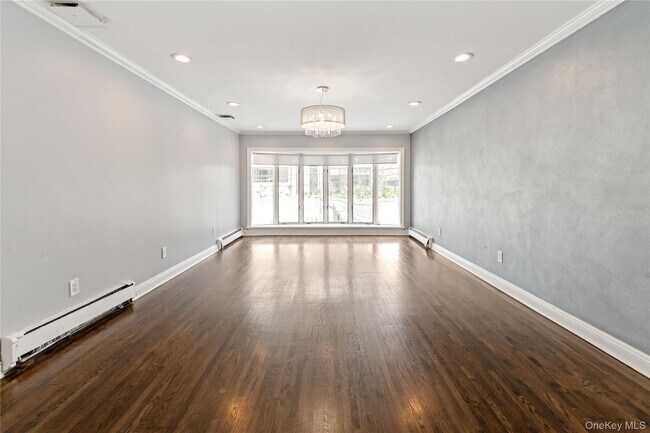Building Photo - 655 Diane Pl