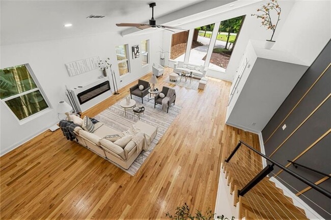 Building Photo - 2155 Venetian Dr SW
