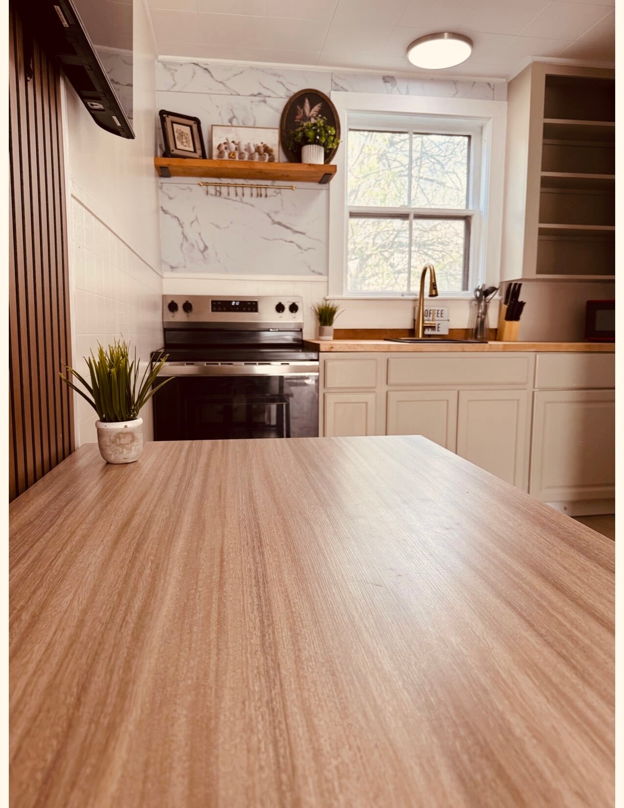 Building Photo - 163 Broadway