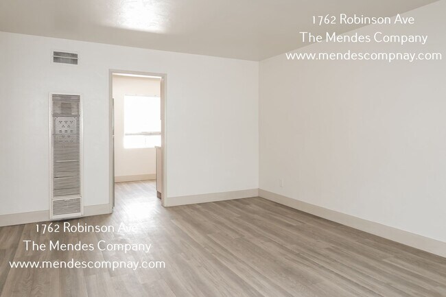 Building Photo - 1762 Robinson Ave