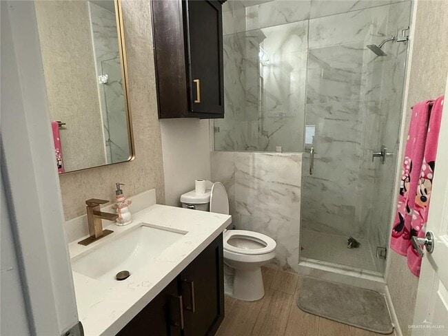 Building Photo - 8 St Honore Dr