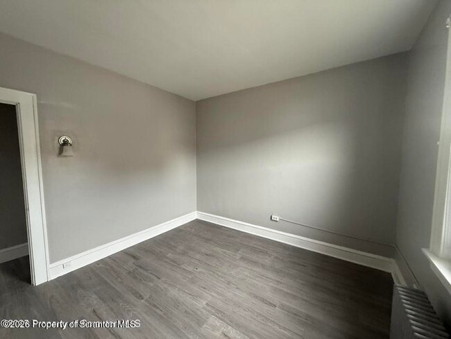 Building Photo - 394 Tripp St