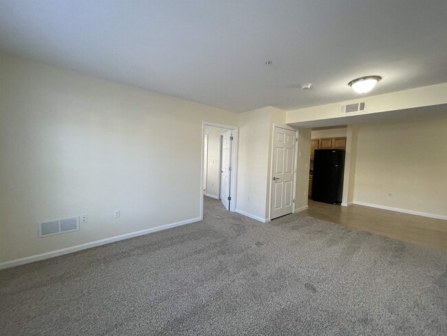 Building Photo - 10 Sentinel Court