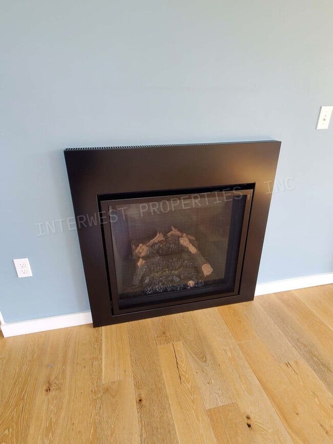 Building Photo - PERE02--*