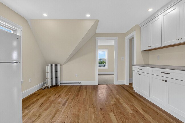 Building Photo - 22 Cypress St