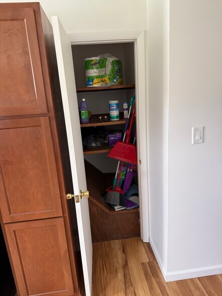 Building Photo - 129 Carr Rd