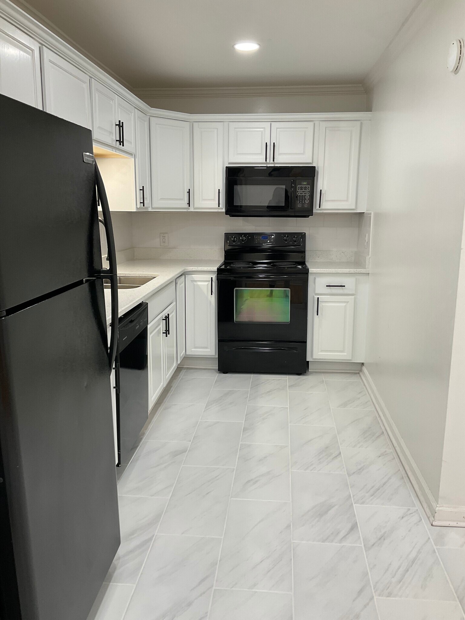 Building Photo - 1010 Woodland Vlg