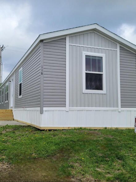 Building Photo - 2424 Addmore Ln
