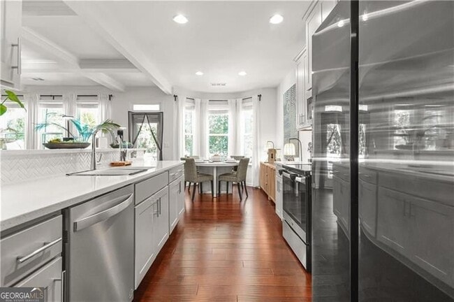 Building Photo - 580 Morrow Ln