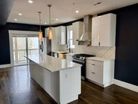 Building Photo - 567 Park St