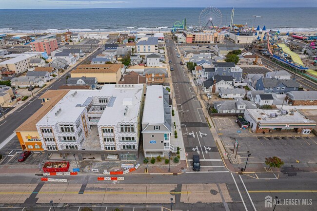 Building Photo - 64 Sheridan Ave