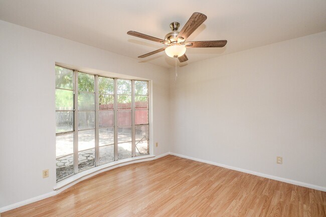 Building Photo - 7222 Pella Dr