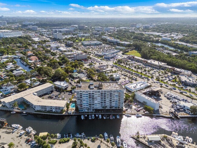 Building Photo - 13155 Ixora Ct