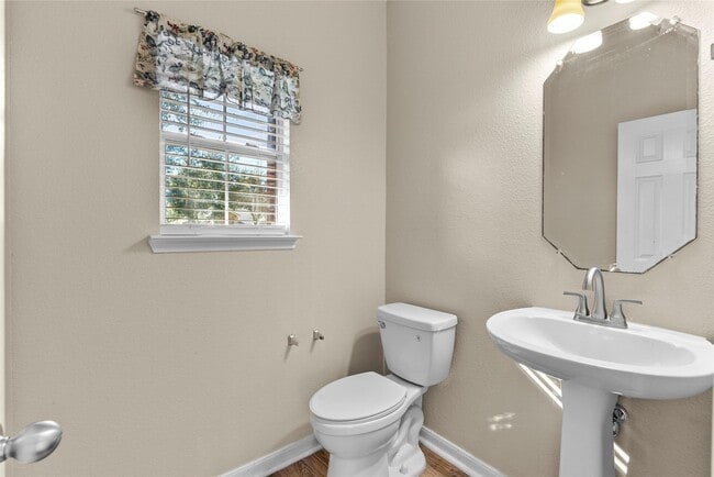 Building Photo - 542 Cedar Branch Dr