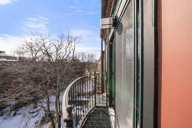 Building Photo - 410 Columbus Ave