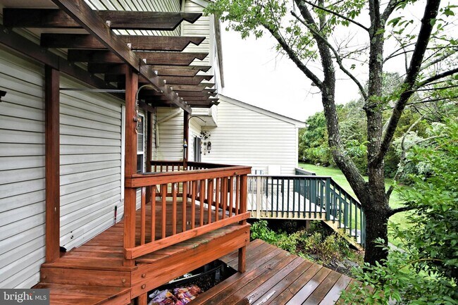 Building Photo - 3435 Westview Dr