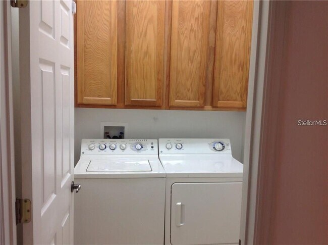 Building Photo - 2427 Caledonian St