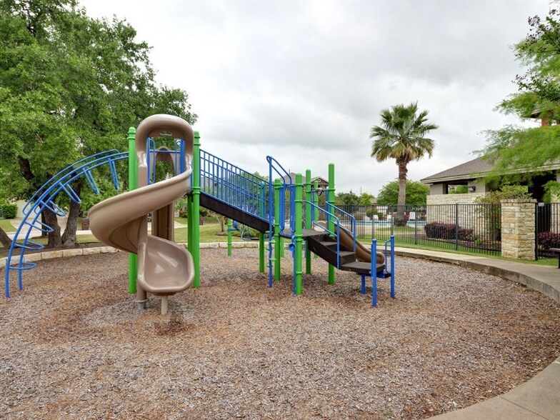 Building Photo - 8725 White Ibis Dr