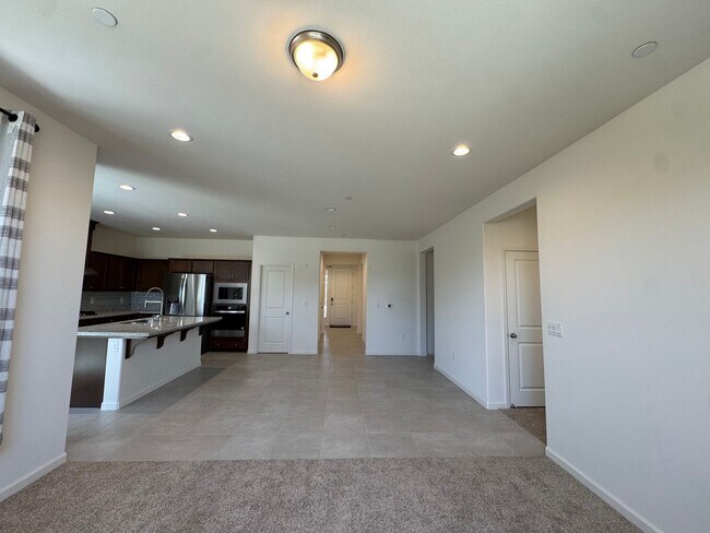 Building Photo - 1267 Las Rosas Ave