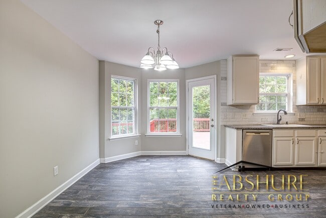 Building Photo - 852 Willow Bay Dr