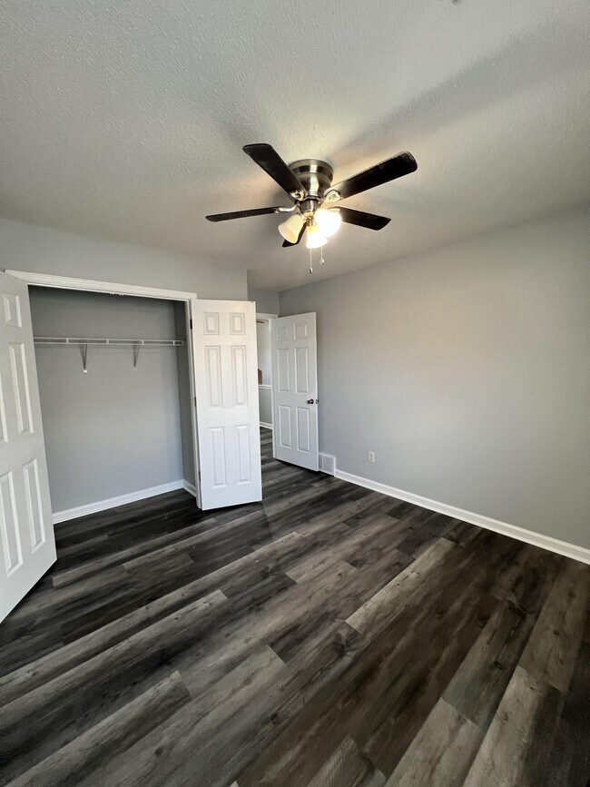 Building Photo - 6847 Kerry Valley Ln