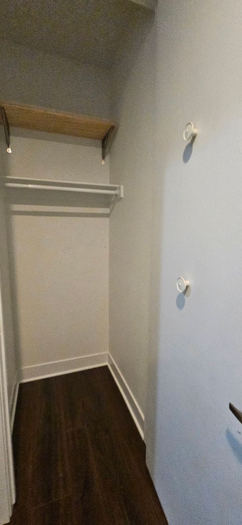 Building Photo - Congress Park High Rise Living! Huge Main Floor 2 Bed 2 Bath