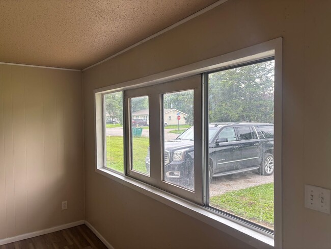 Building Photo - 103 Melvin Dr