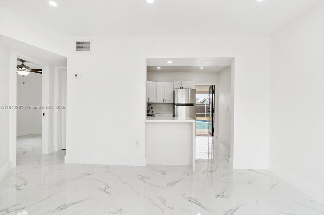 Building Photo - 6308 SW 22nd St