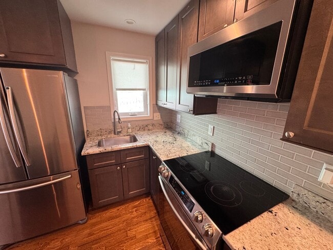 Building Photo - 908 Carolina Ave NW