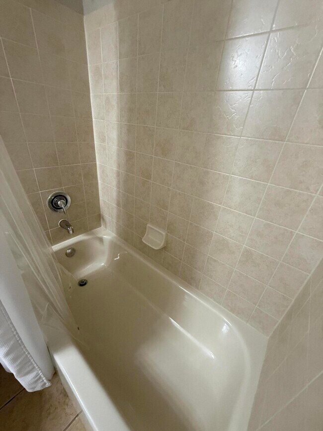 Building Photo - 156 SW Peacock Blvd