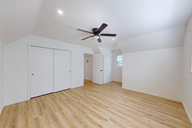 Building Photo - 5731 S Braeswood Blvd