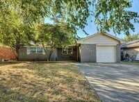 Building Photo - 1218 E Boyd St