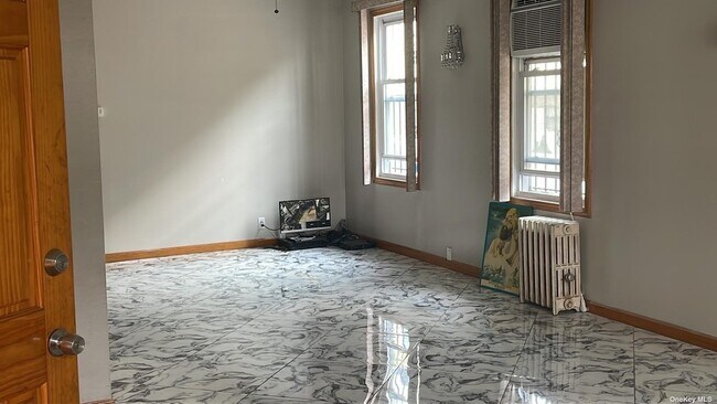 Building Photo - 135-10 87th Ave