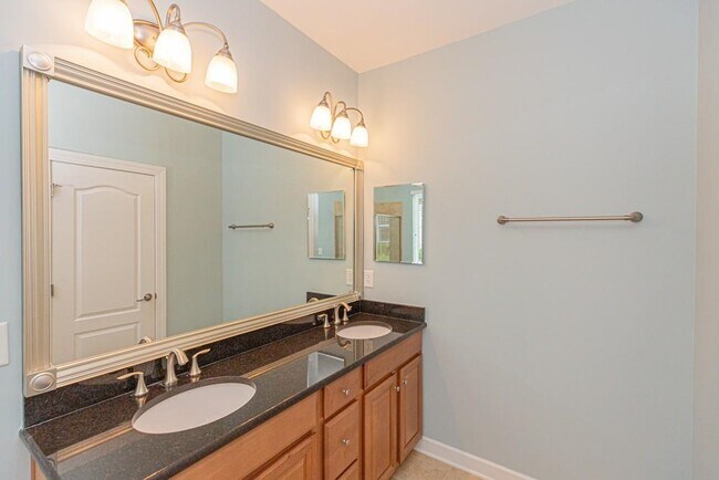 Building Photo - 1749 Paddington St