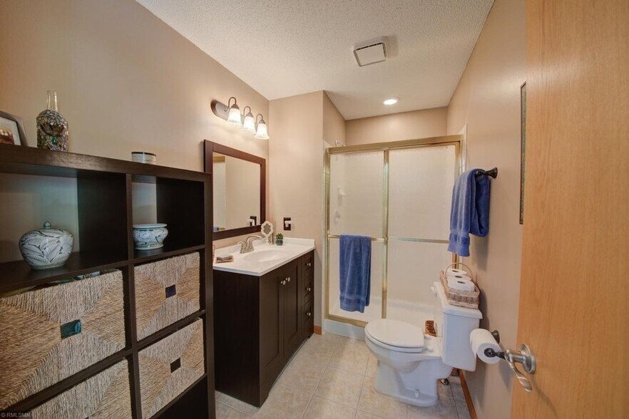 Building Photo - 6936 Lake Terrace E