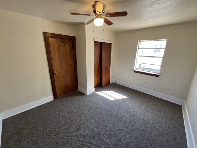 Building Photo - 2-Bedroom 1-Bath Home on Sunshine Rd!