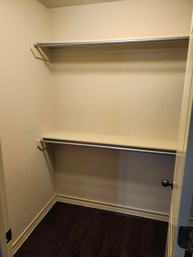 Building Photo - 10706 International Blvd