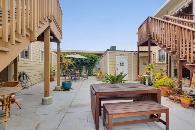 Building Photo - 3818 Opal St