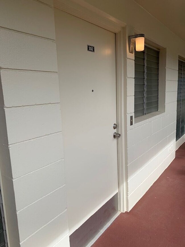 Building Photo - 3350 Sierra Dr