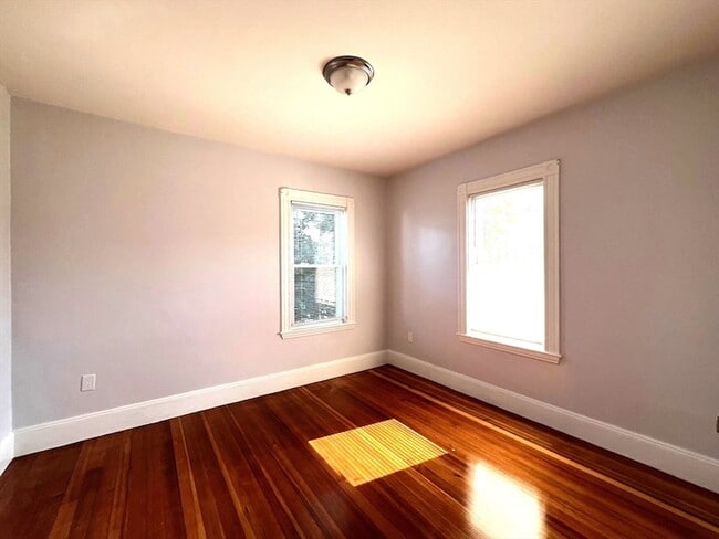 Building Photo - 26 Howes St