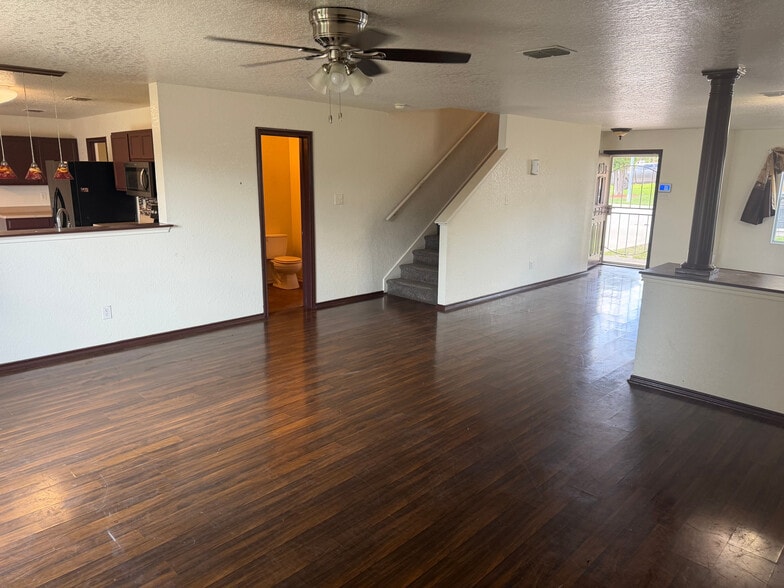 Building Photo - Room in House on Magnolia Grove