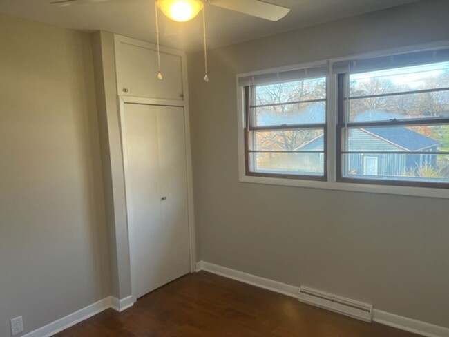 Building Photo - Recently Renovated Single Family