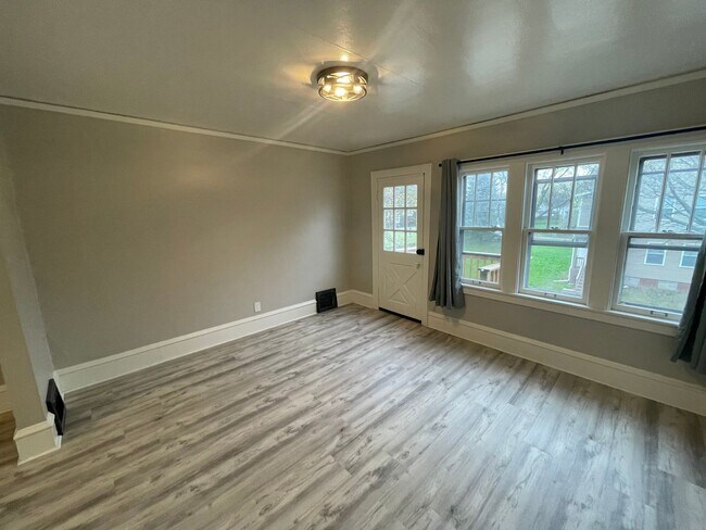 Building Photo - 1440 N 28th St