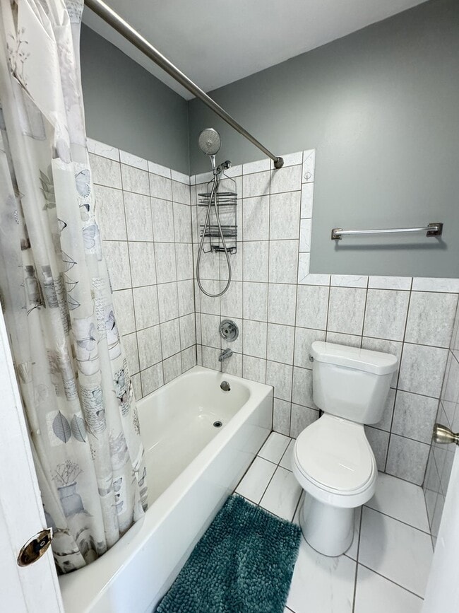 Building Photo - 1527 Mohawk Trail