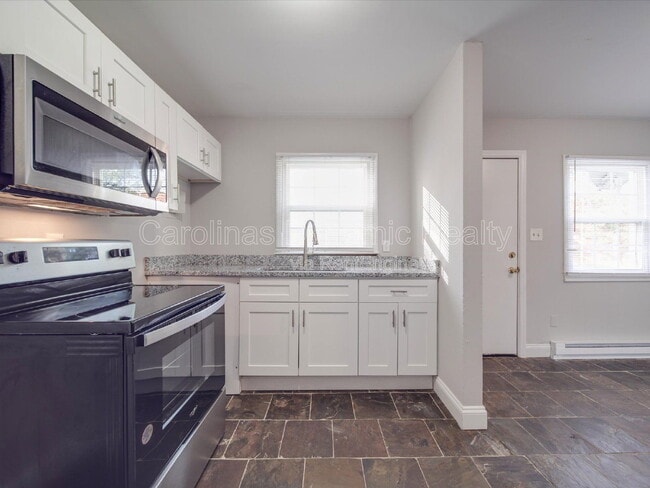 Building Photo - 325 S Gardner Ave