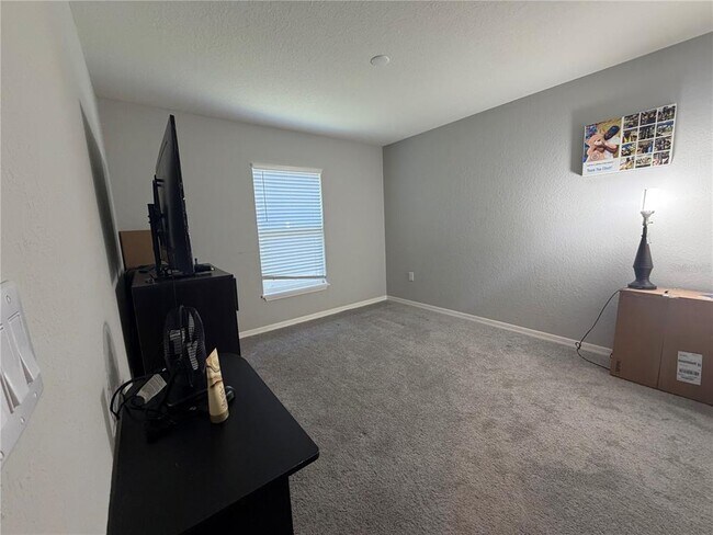 Building Photo - 1358 Cascade Dr