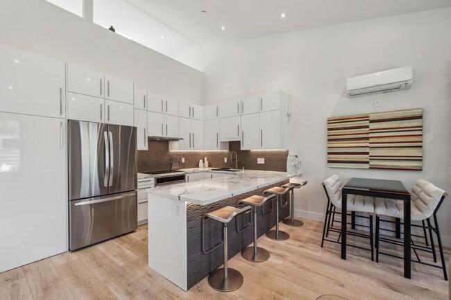 Building Photo - Newly Built Home With Loft in Downtown Palo Alto